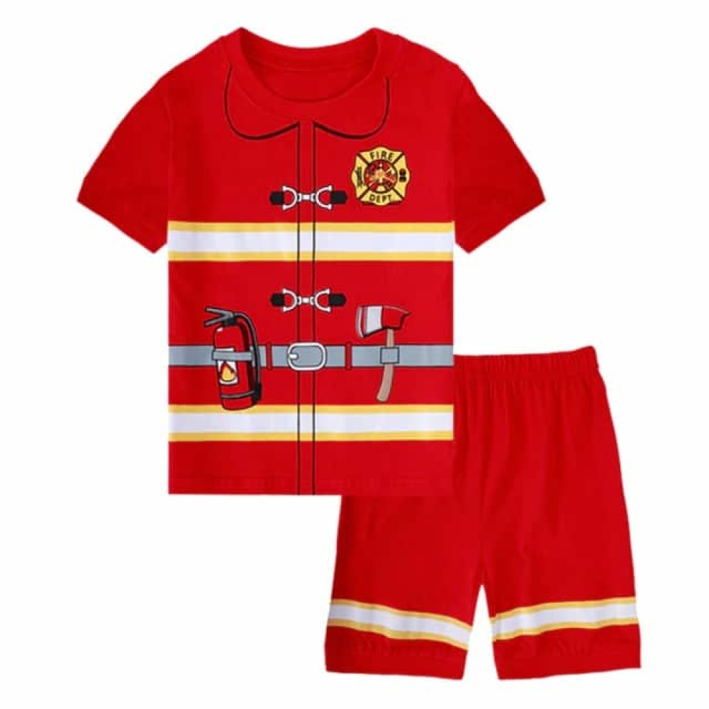 Modischer T-Shirt-Pyjama und Feuerwehr-Shorts für Jungen in Rot