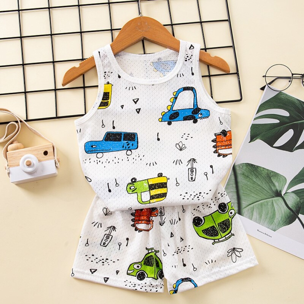 Sommer-Pyjama-Set aus Baumwolle mit Auto-Motiv für Kinder in modischem Weiß auf einem Gürtel