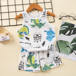 Sommer-Pyjama-Set aus Baumwolle mit Dinosaurier-Motiv für modische Kinder auf einem Gürtel