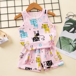 Sommer-Pyjama-Set aus Baumwolle mit Krokodilmuster für modische Kinder auf einem Gürtel