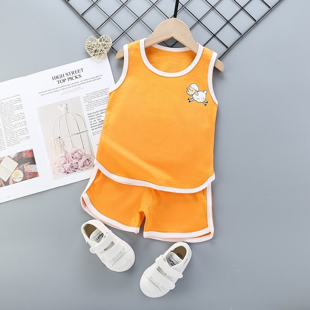 Modischer Sommerpyjama mit Tanktop und Shorts in Orange aus Baumwolle