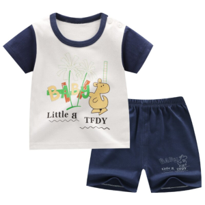 Sommerpyjama mit weißem T-Shirt und blauen Shorts für Kinder aus modischer Baumwolle