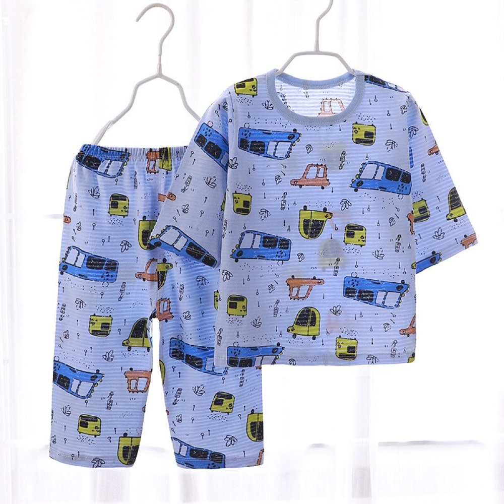 Blaugrauer Sommerpyjama aus Baumwolle mit Auto-Motiv für modische Kinder auf einem Gürtel