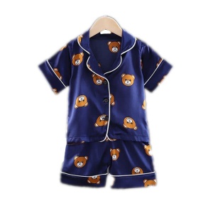 Blauer Sommerpyjama aus Baumwolle mit Bärenmotiv für blaue Kinder auf einem Gürtel