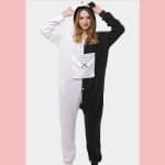 Zweifarbiger Panda-Pyjama-Overall für Frauen Weiß und Schwarz, getragen von einer Frau